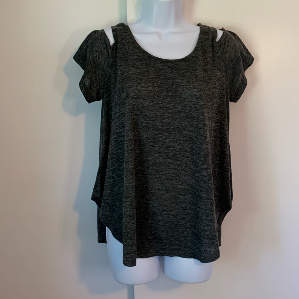Umgee Cold Shoulder Top Size M Dark Heathered Gray